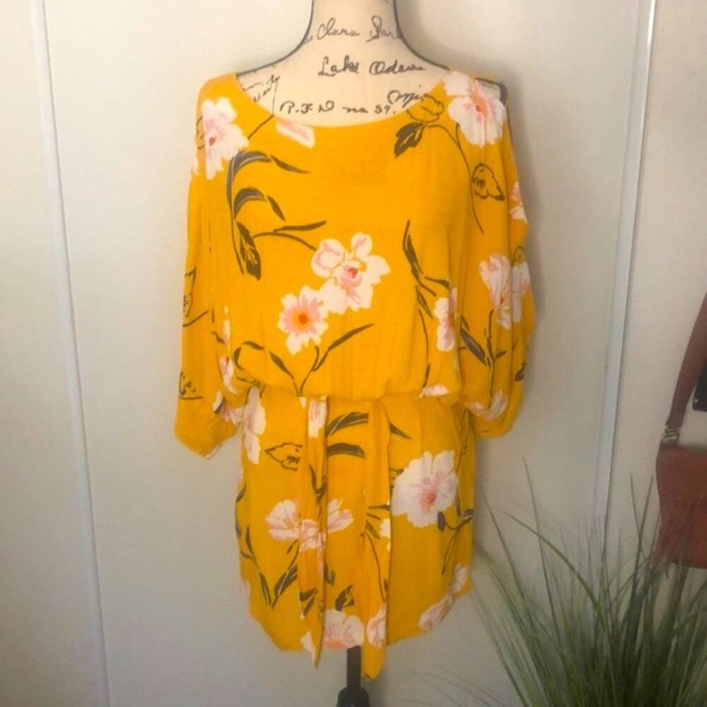 Forever 21 Cold Shoulder Floral Mini Dress Size Medium
